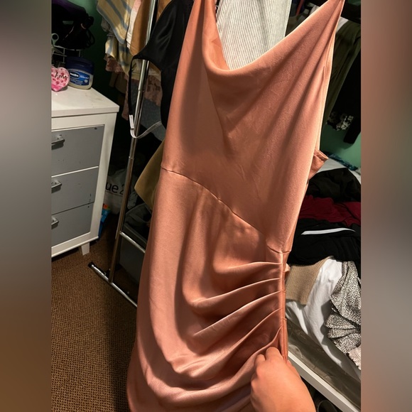 Pink Rose gold dress - Picture 2 of 4